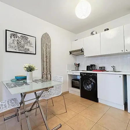 Near The Palais Des Festivals Appartement